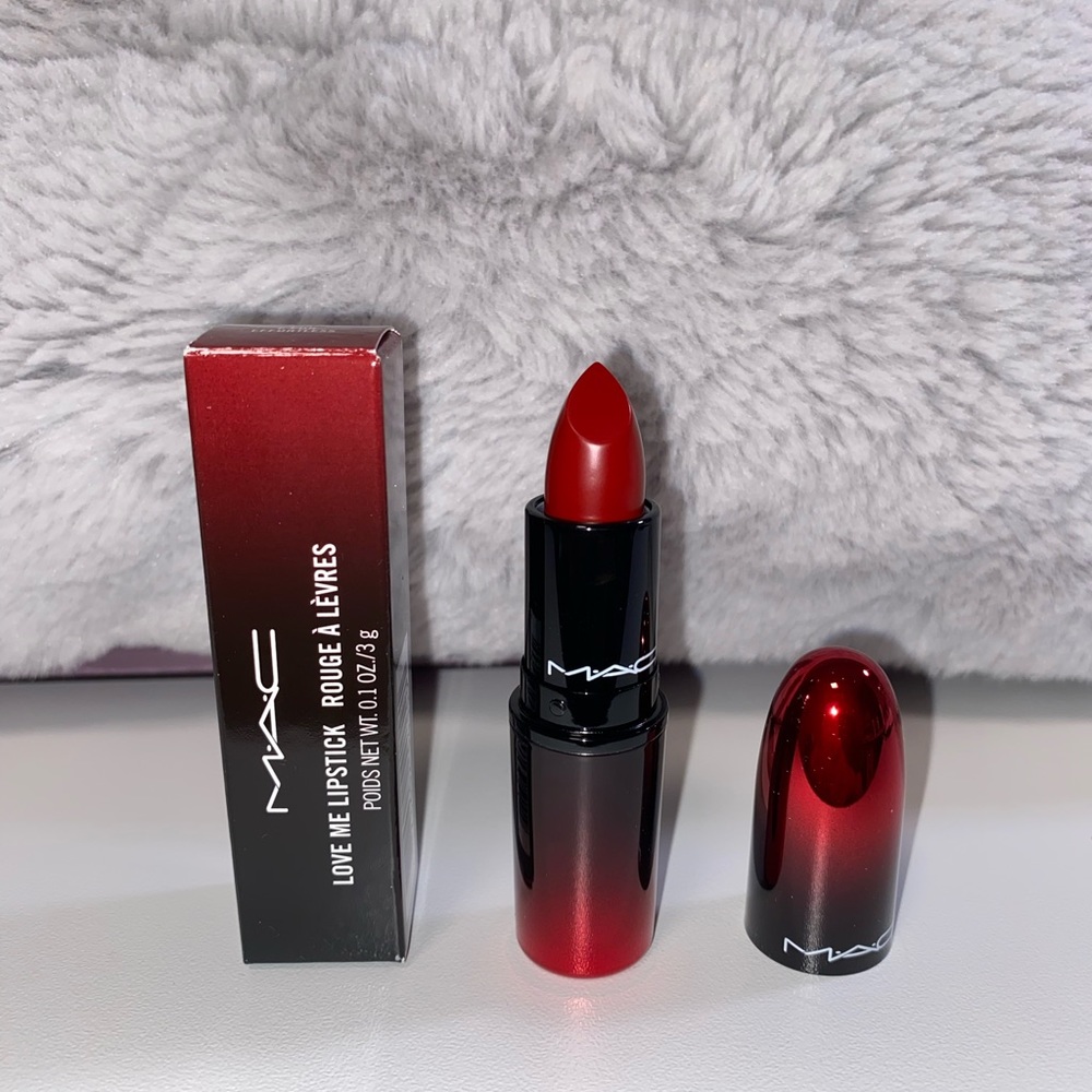 MAC Love Me Lipstick in 423 E for Effortless